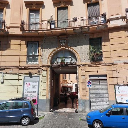 La Finestra Di Fronte Apartment Napoli Bagian luar foto