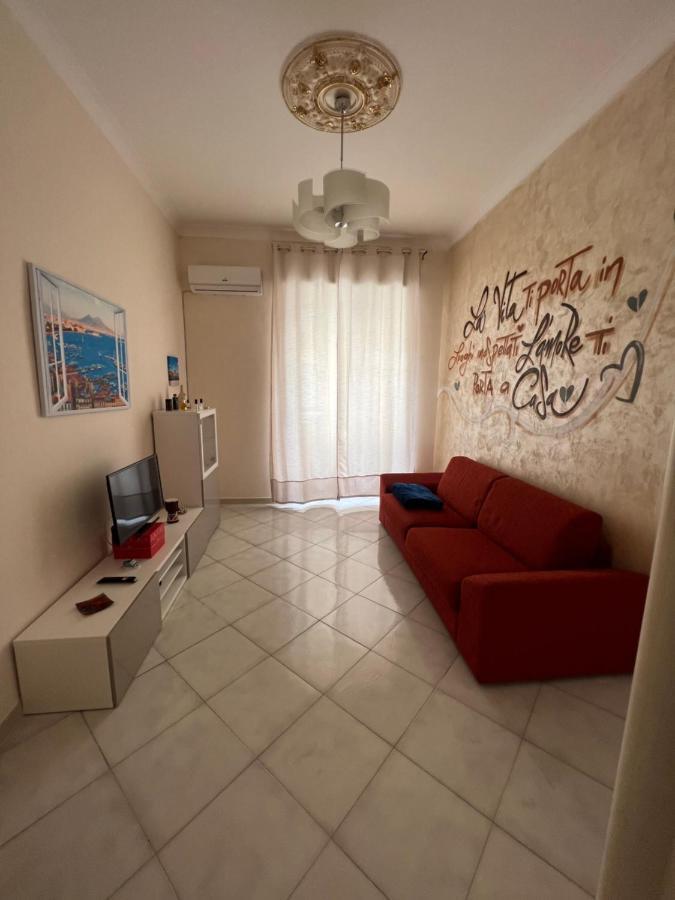 La Finestra Di Fronte Apartment Napoli Bagian luar foto